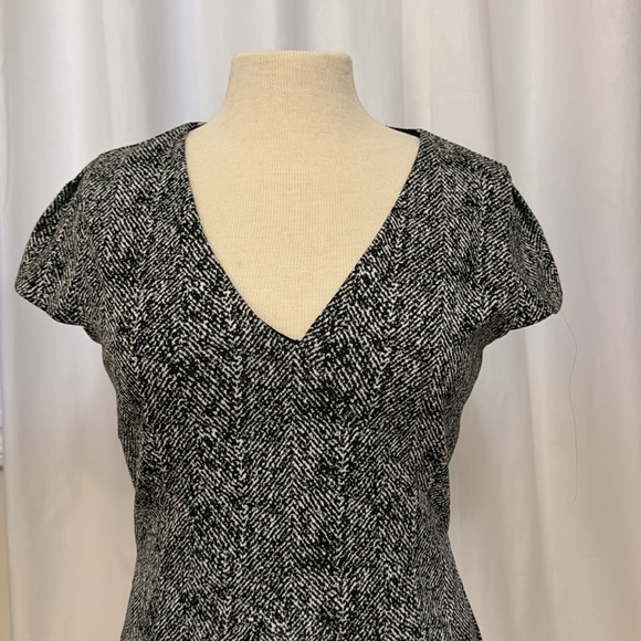 Black and white dress - Picture 2 of 3